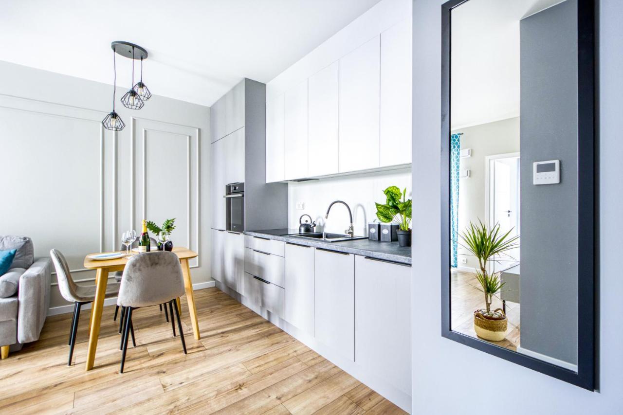 Warsaw Inside Airport & Business Premium Apartment Bagian luar foto